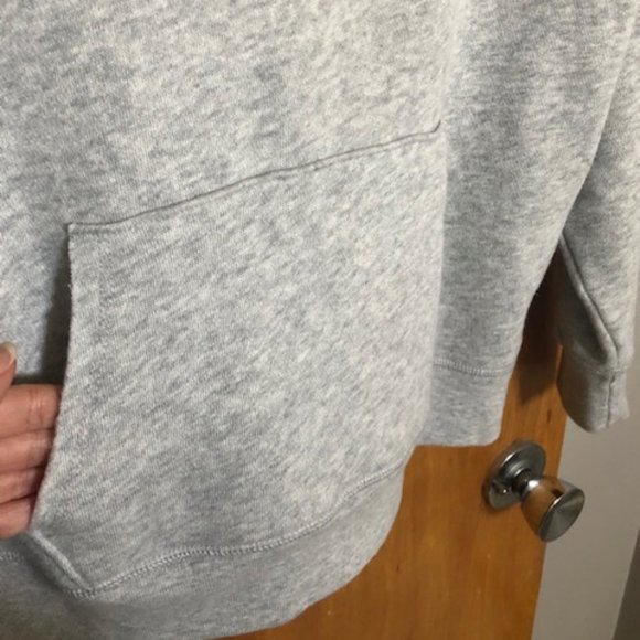 Bundle 3/$15 - AE Roses Hoodie - Picture 4 of 6